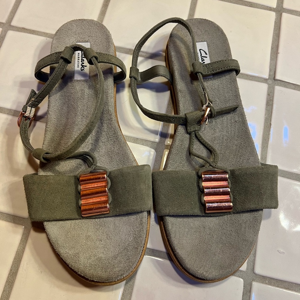 Clarks Women's Olive Sandals with Copper Accents 8.5
